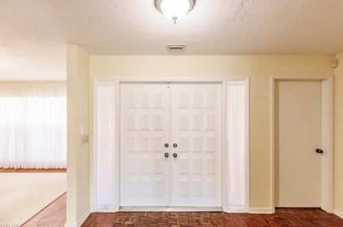 226 Torrey Pines Pt, Naples, FL 34113-7542