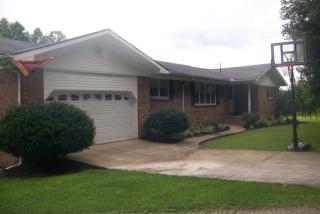 499 Bear Creek Rd, Collinwood, TN 38450-4403