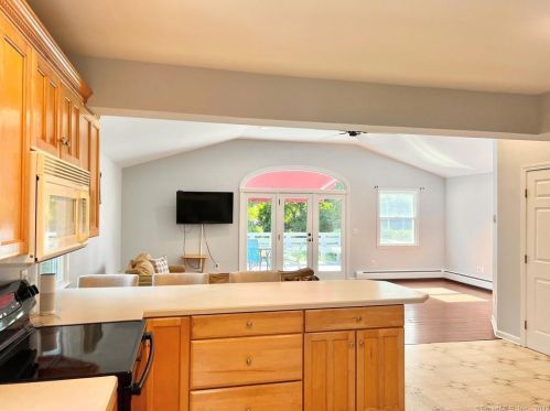 8 Sherman Ave, Bridgeport CT  06611-2335 exterior