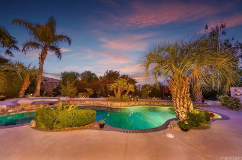 25830 Barnett Ln, Santa Clarita, CA 91381-1124