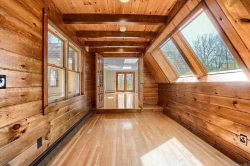 207 Osborne Hill Rd, Fishkill NY  12524-2529 exterior