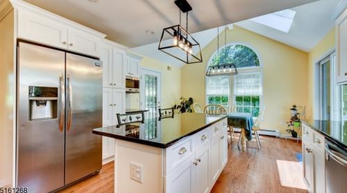 13 Buchannan Way, Flemington NJ  08822-3205 exterior