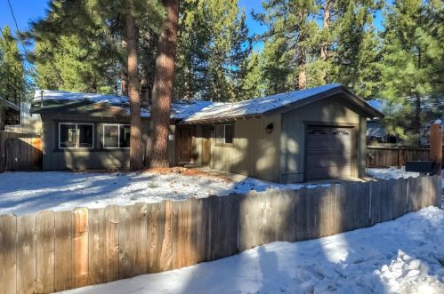 851 Los Angeles Ave, South Lake Tahoe CA  96150-2619 exterior
