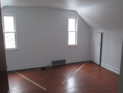 105 Mary Ann Dr, Glenshaw PA  15116-3031 exterior