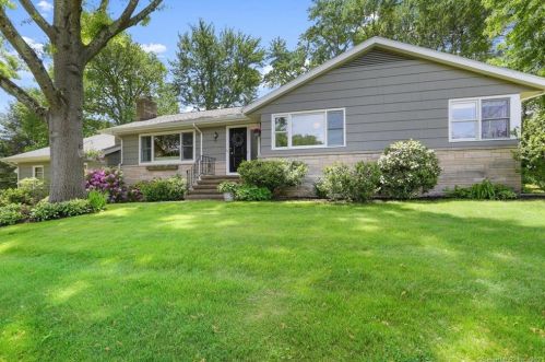 68 Arden Rd, Bridgeport, CT 06611-4443
