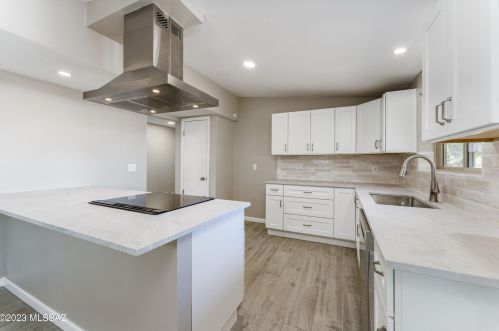 8801 Shiloh Pl, Tucson AZ  85710-2912 exterior