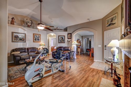 3822 Blackhawk Dr, Glendale AZ 85308-9487 exterior