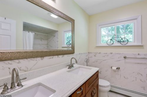 7 Dorfred Ter, Wantage NJ  07461-4815 exterior