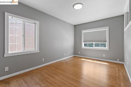 2525 Church St, Oakland CA  94605-2045 exterior