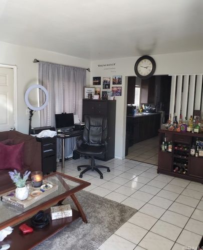 1721 Alhambra Ave, Compton CA 90221-1120 exterior