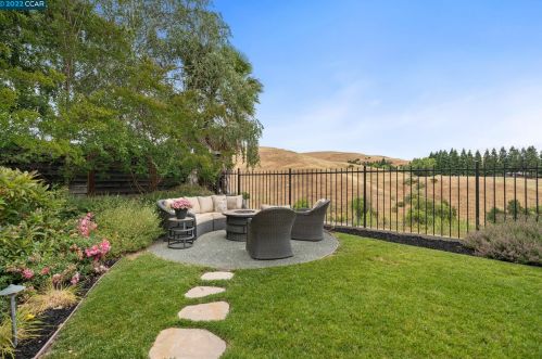 1194 Canyon Side Ave, San Ramon CA 94582-4556 exterior