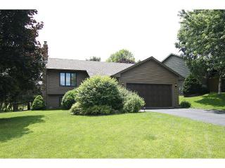 10516 166th St, Lakeville, MN 55044-9572