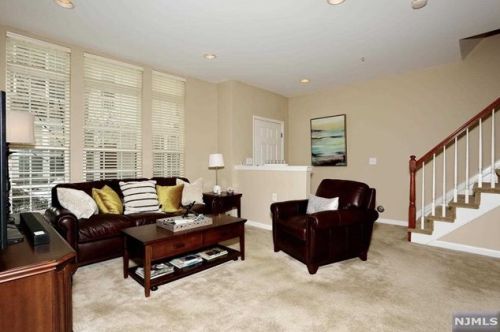 22 Aster Ln, Outwater NJ 07026-3563 exterior