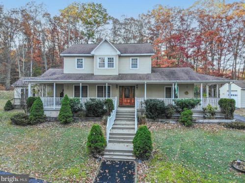 305 Packer Dr, Weatherly, PA 18255-2623