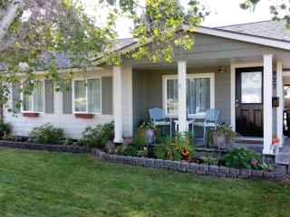 927 Smith Ave, Richland, WA 99352-3751