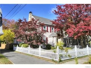 27 Eunice Pkwy, Stratford CT  06615-6647 exterior