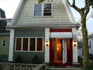 50 41st St, Bayonne, NJ 07002-4803