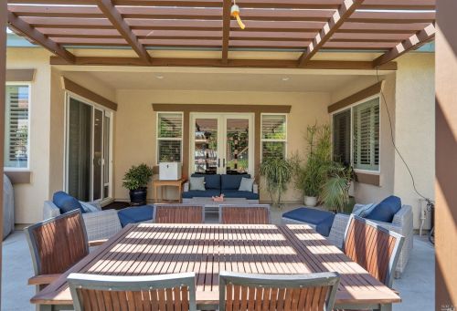 662 Canterbury Cir, Vacaville CA  95687-8225 exterior