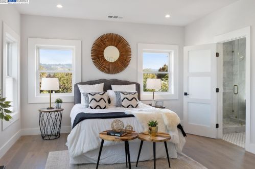 5926 Dover St, Oakland CA  94609-1426 exterior