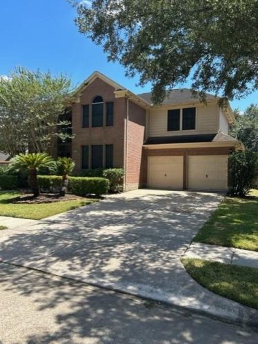 3902 Oak Wood Dr, Pearland, TX 77581-6164
