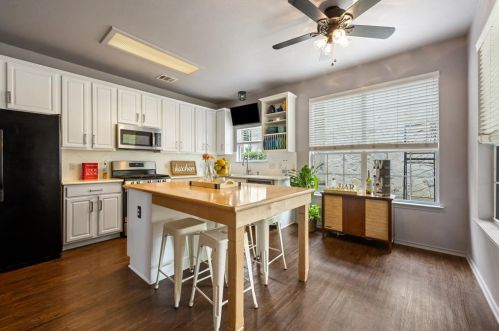 3013 Fleet Dr, Austin TX 78748-2963 exterior