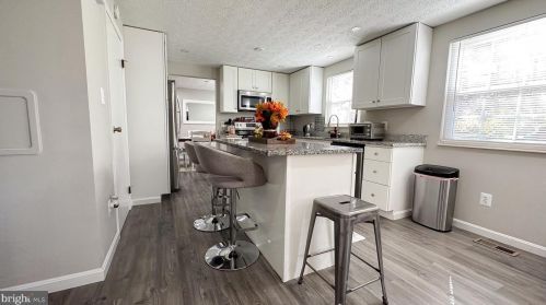 105 Appletree Dr, Leesburg VA  20176-4507 exterior