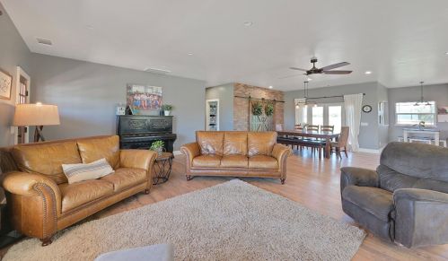 301 Sunnybrook Ln, Oroville CA  95965-8101 exterior