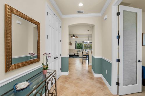 2930 Aviamar Cir, Naples, FL 34114-9564