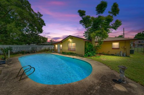 1905 Bush Ave, Orlando, FL 32806-7213