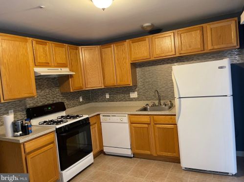 306 Hidden Dr, Blenheim NJ  08012-4443 exterior