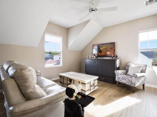 1070 Nash Dr, Kissimmee FL  34747-4319 exterior