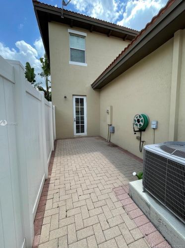 1412 147th Ave, Hollywood FL  33027-6175 exterior