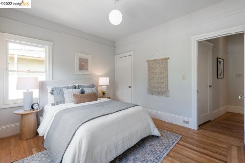 2718 Russell St, Berkeley CA 94705-2333 exterior