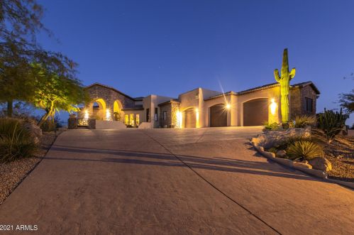8227 Echo Canyon St, Mesa, AZ 85207-7188