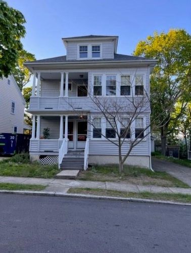 140 9th St, Providence, RI 02906-2931