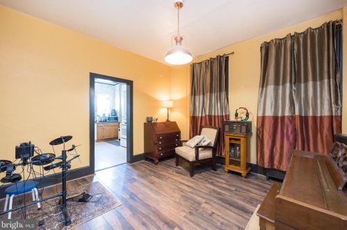 527 Walnut St, Limerick PA 19468-2320 exterior