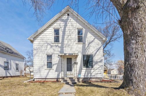 840 Liberty St, Green Bay, WI 54304-3674