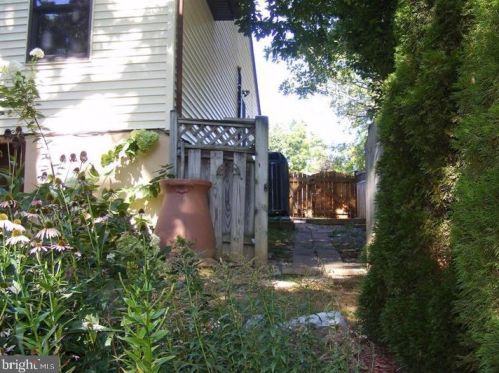 262 Tall Oak Dr, Charles Town WV  25414-5314 exterior