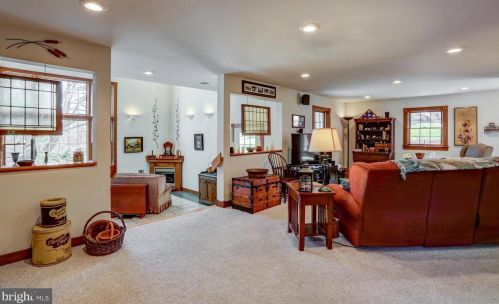 210 Hoernerstown Rd, Hummelstown PA  17036-9503 exterior