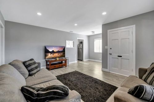 4852 Gondar Ave, Lakewood CA  90713-2410 exterior