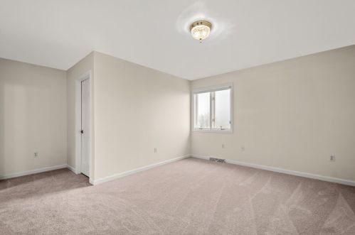 1018 Old Orchard Dr, Gibsonia PA  15044-6080 exterior