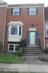 9714 Lakepointe Dr, Springfield VA  22015-1846 exterior
