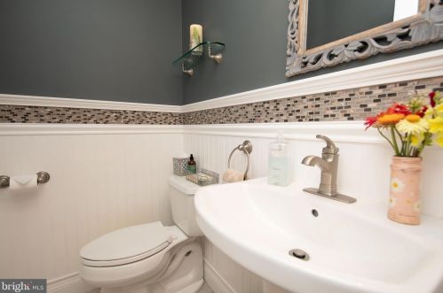 258 Aldrin Dr, Prospectville PA 19002-4101 exterior