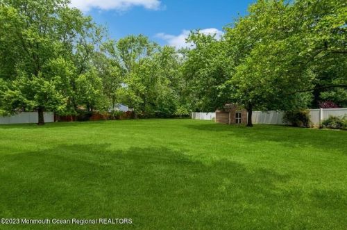 328 Main St, Middletown NJ  07748-5938 exterior