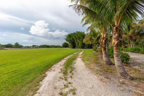 16219 Hollow Tree Ln, Town Of Loxahatchee Groves FL  33470-5020 exterior