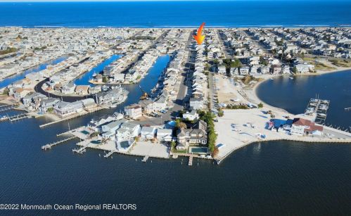 114 Westmont Ave, Lavallette NJ 08735-2042 exterior