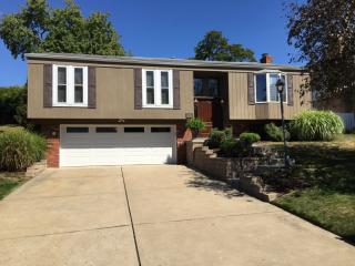 121 Wescott Dr, Pittsburgh, PA 15237-1745