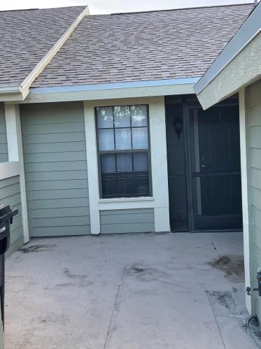 1542 Colchester Cir, Fort Pierce, FL 34952-4279