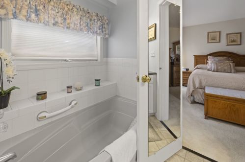 78 Marshview Cir, Seabrook NH 03874-4686 exterior