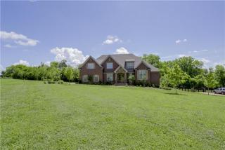 4312 Gallant Ridge Dr, Franklin, TN 37064-1429